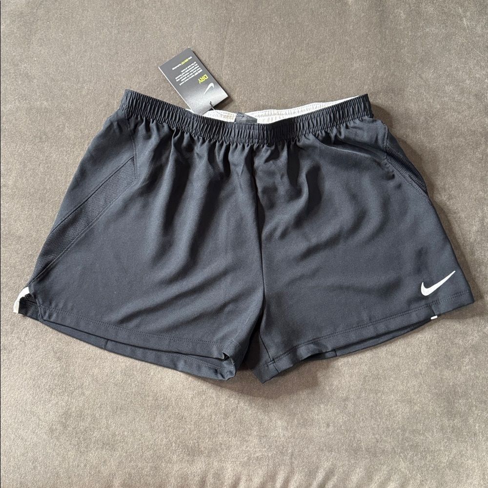 Women’s Nike Black Sport Shorts Dri-Fit AJ1266-010 Loose Fit MEDIUM NWT